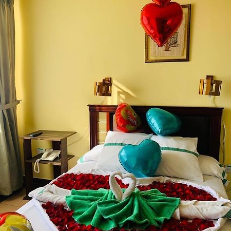 Hotel Dos Hemisferios à Quito Extérieur photo