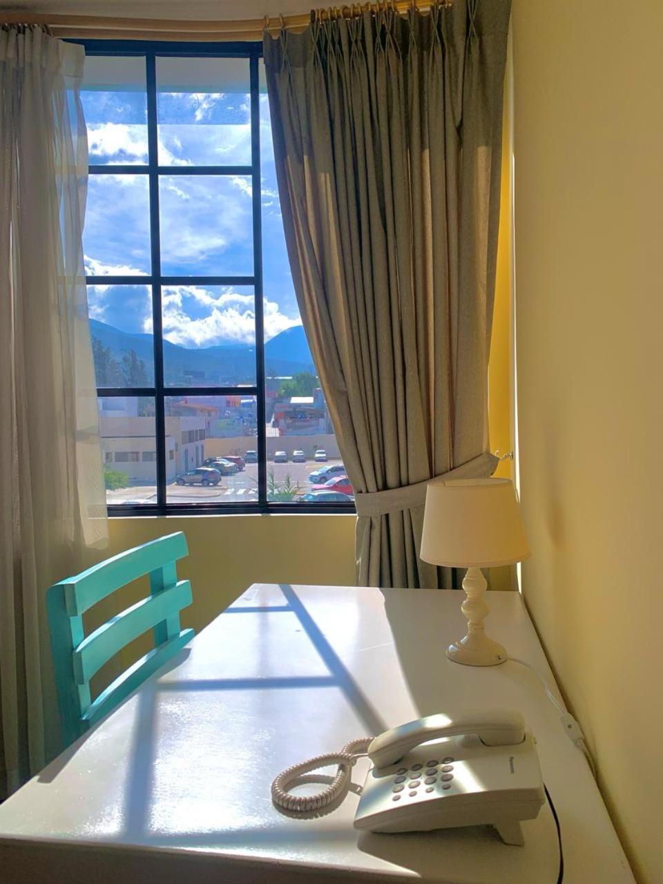 Hotel Dos Hemisferios à Quito Extérieur photo